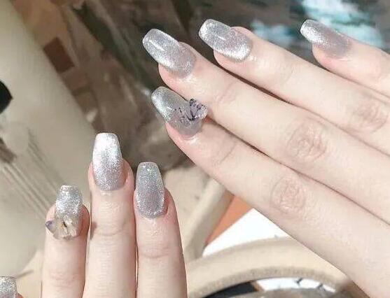 美甲底胶烤多久