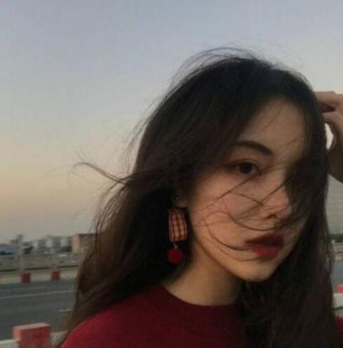 我喜欢的男生他喜欢我闺蜜