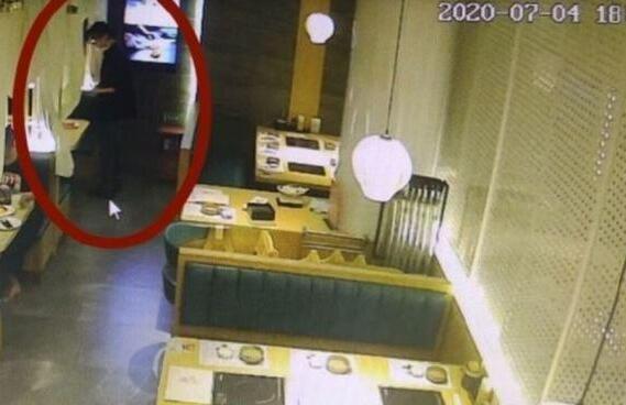 女孩餐厅吃饭疑遭男伴暗中下药