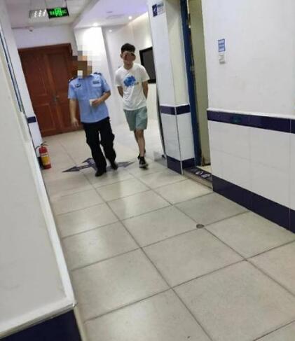 女租客洗澡遭闯入涉事男子被行拘