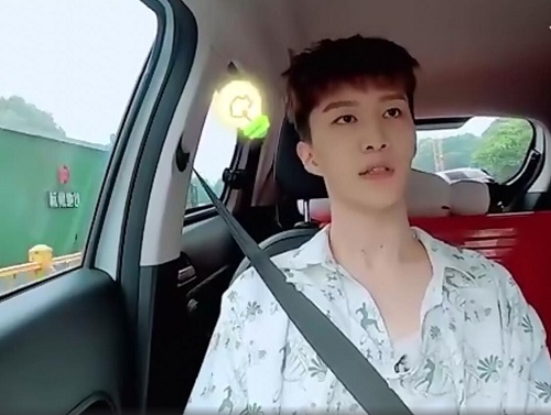 做家务的男人2郭麒麟开的什么车