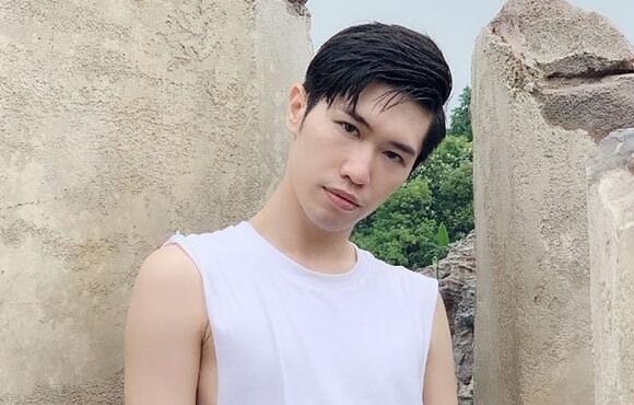 小宝和AC是什么关系