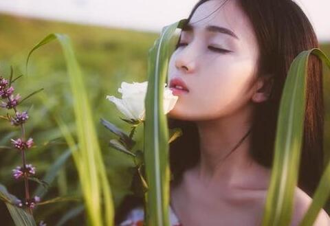 男人感情变淡的表现