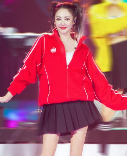 乘风破浪的姐姐张雨绮公演造型