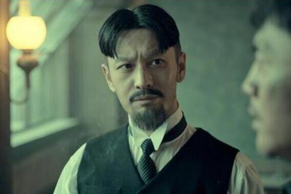 八佰中黄晓明演的是谁