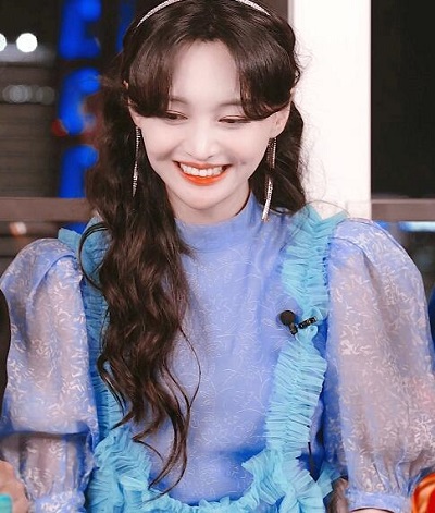 郑爽直播穿的衣服什么牌子