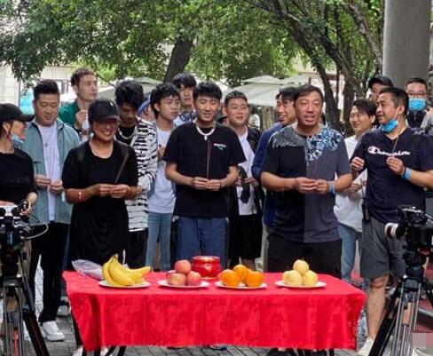 德云斗笑社导演是严敏吗