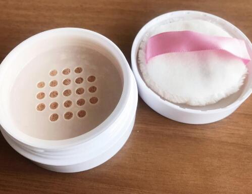 防晒太油了可以涂散粉吗