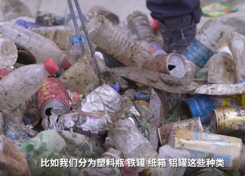 志愿者在青藏高原捡40多万件垃圾