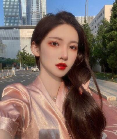 和网红李由玩密室逃脱的男爱豆是谁