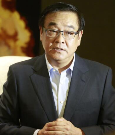 尔冬升秦沛姜大卫为什么不一个姓