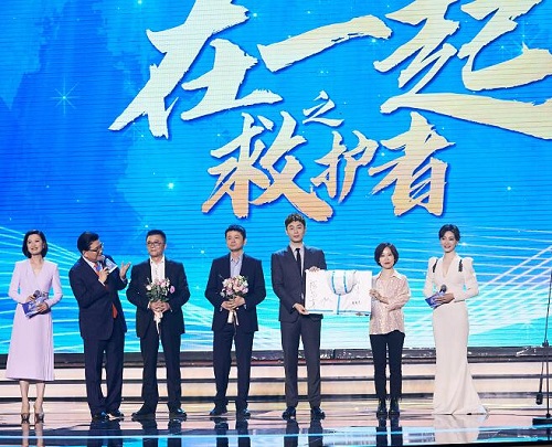 在一起朱亚文演的黎建辉原型是谁