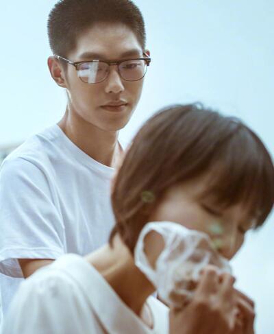 王锵怎么出道的