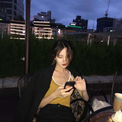 女朋友手机里有前男友的照片