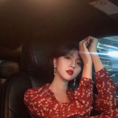 女朋友手机里有前男友的照片