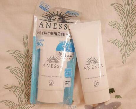 安耐晒防晒乳和防晒啫喱有什么区别