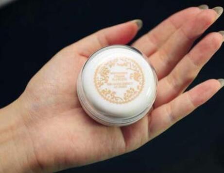 贵妇膏睡前可以擦吗