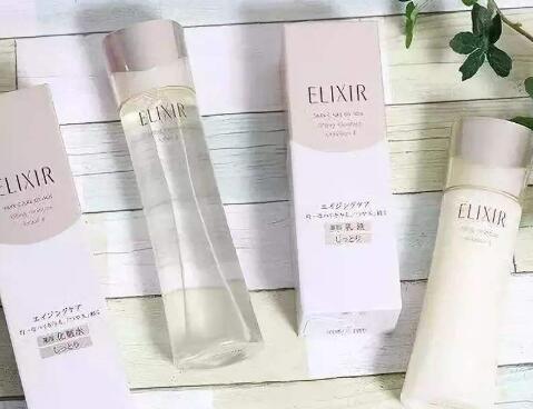 爽肤水和乳液可以只用一个吗