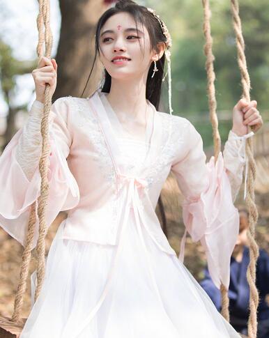 鞠婧祎如意芳霏服装造型仙气飘飘