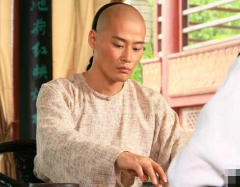 范西屏相当于现在几段