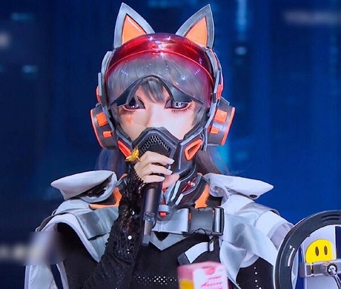 蒙面唱将猜猜猜穿马甲的星际少女是谁