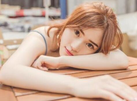 女生有哪些表现说明她在玩你