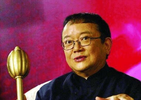 王刚首次回应砸宝事件