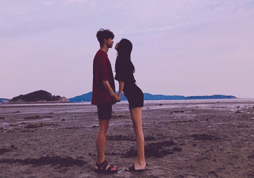 前男友已婚有孩子还联系我