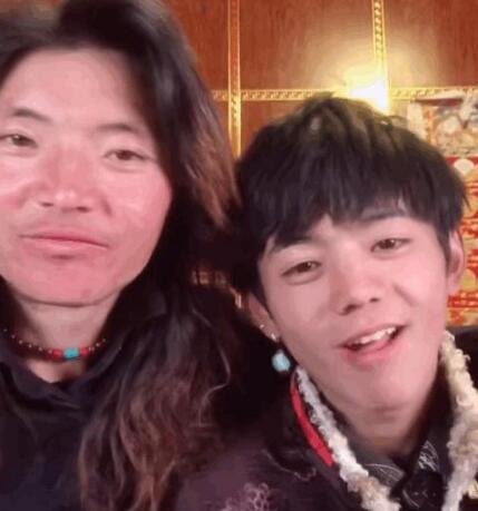 丁真的舅舅像疯了的郑伊健