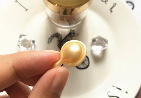 雅顿金胶可以分两次用吗
