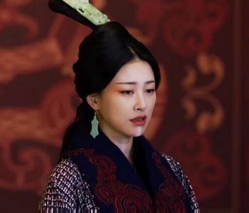 大秦赋赵姬下巴和脖子的白色妆容有何寓意