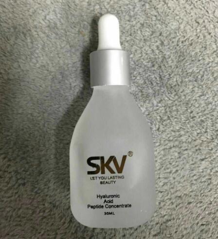 打底精华液可以当乳液吗