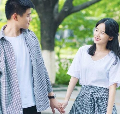 男人故意宣示主权的表现