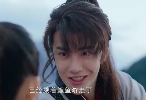 水草精骑着鲤鱼是什么梗