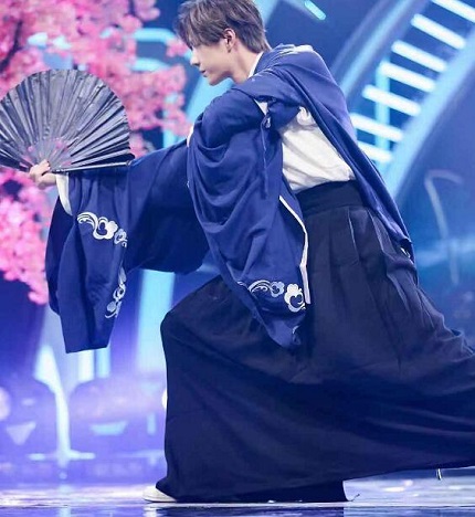 上线吧华彩少年有王一博吗