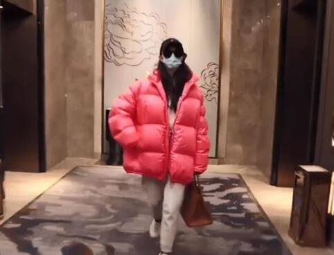 唐嫣首支vlog私服解析