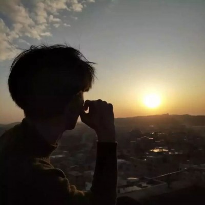 前男友分手后隔三差五联系我