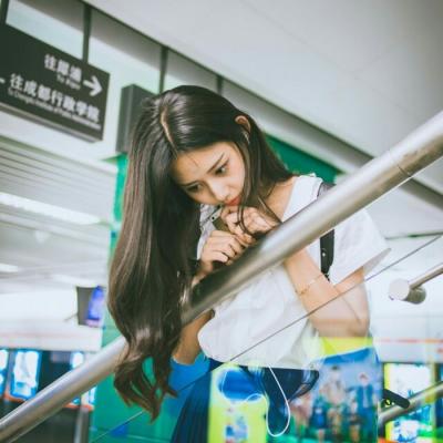 女生约会不带包是什么心理