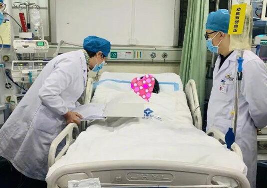 22岁女子长期过量喝奶茶被送进ICU