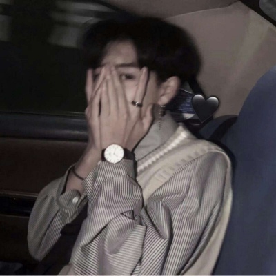 女友翻我手机看到了前女友相片