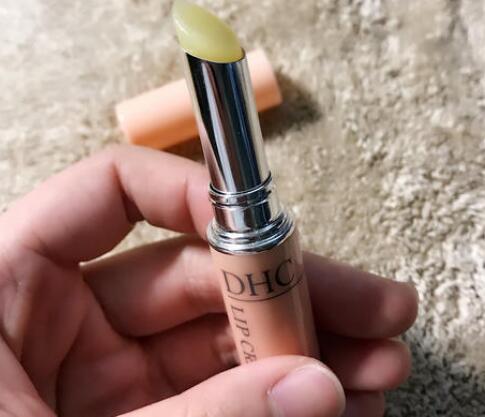唇膏断了怎么接上