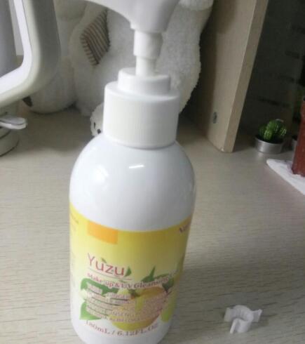 卸妆乳可以卸粉底吗