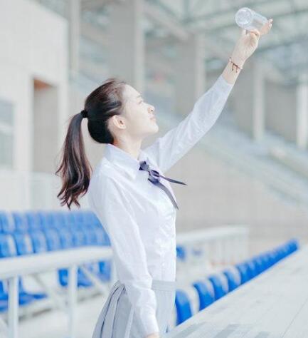 与女网友去ktv约会聊天
