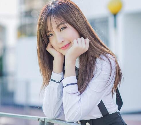 女友在酒吧跟别的男人暧昧