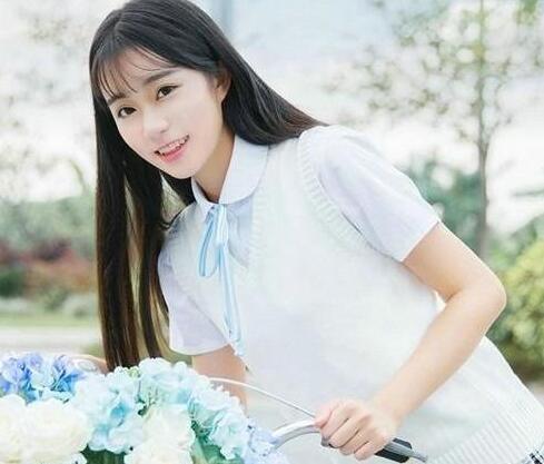 女友在酒吧跟别的男人暧昧