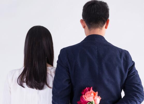 女朋友询问前女友是在乎吗