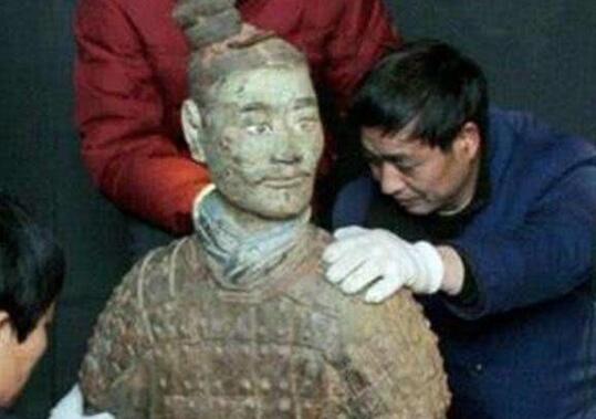 兵马俑绿脸佣之谜