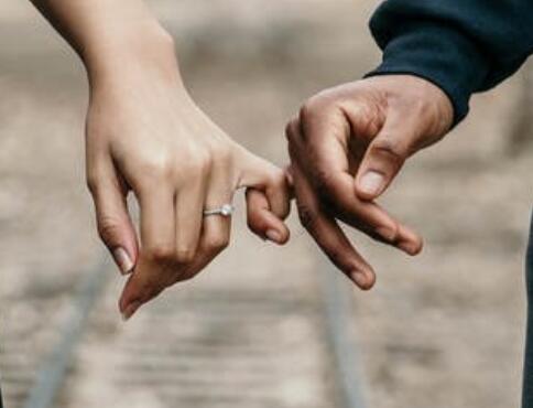 婚后婆婆要求管钱怎么办
