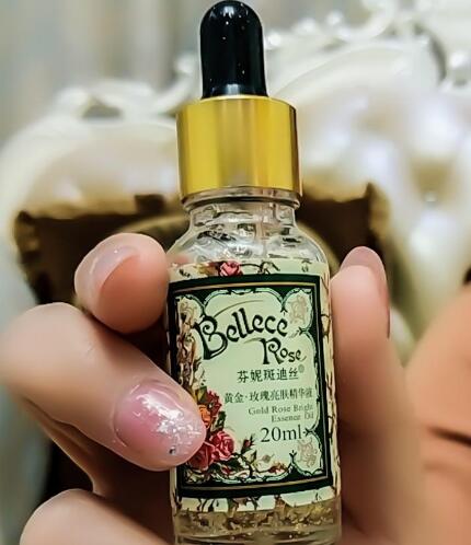 美肌水和精华液先用哪个