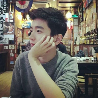 前男友朋友圈晒新女友还内涵我